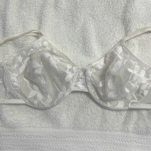 Vassarette 36C white bra